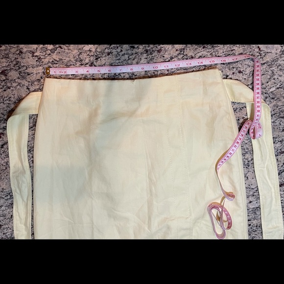Ann Taylor Skirt. 8P. Pale Yellow. NWOT. - Picture 5 of 6